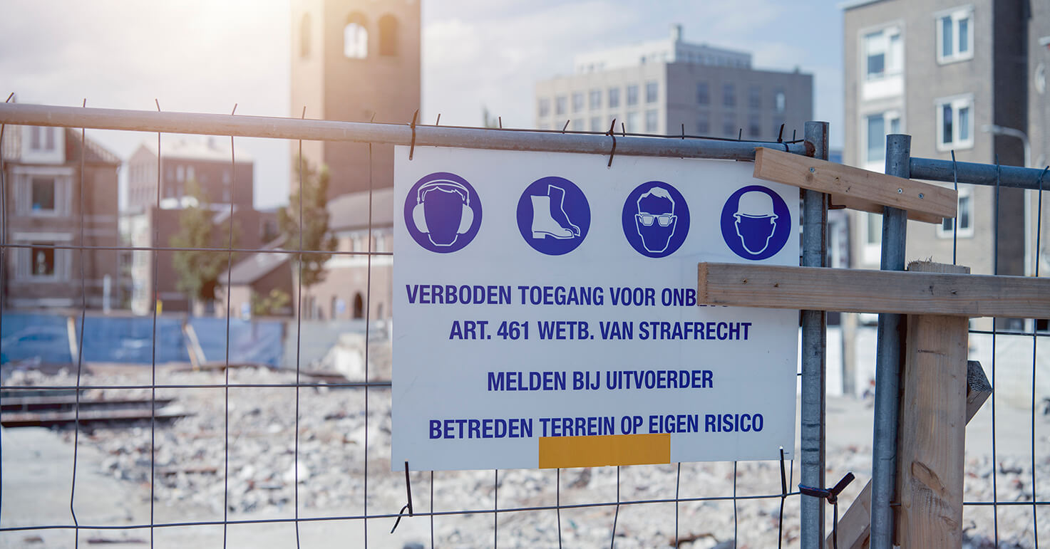 Verzekeringen-bouwrecht-socials-poelmann-van-den-broek-advocaten.jpg