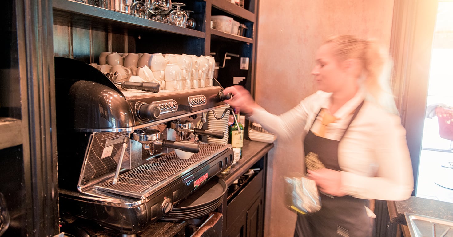 Horeca-en-recreatie-02-koffie-socials-poelmann-van-den-broek-advocaten.jpg